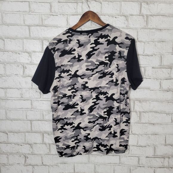 Michael Kors camo tee - Picture 8 of 12